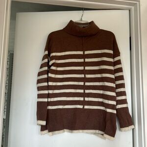 Sweater from line and dot
